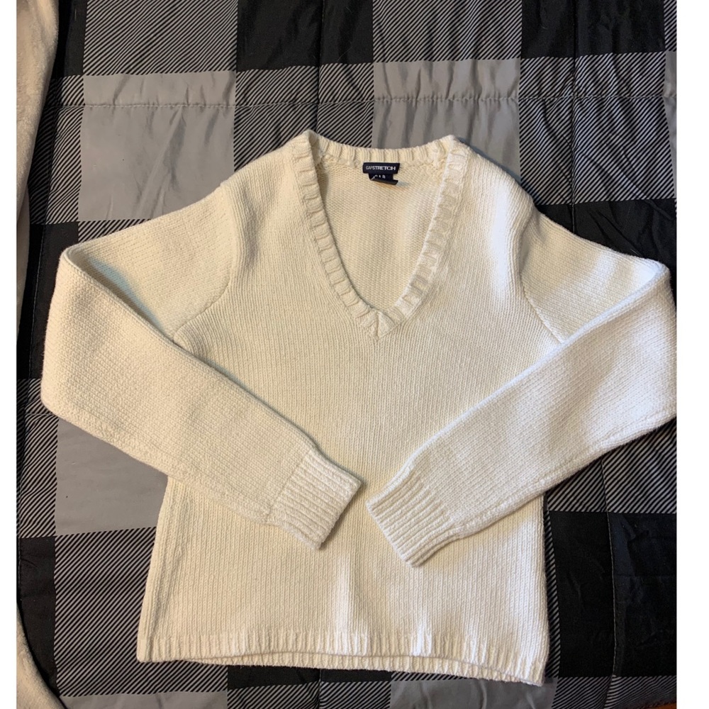 Gap Women’s White Crop V-Neck Sweater